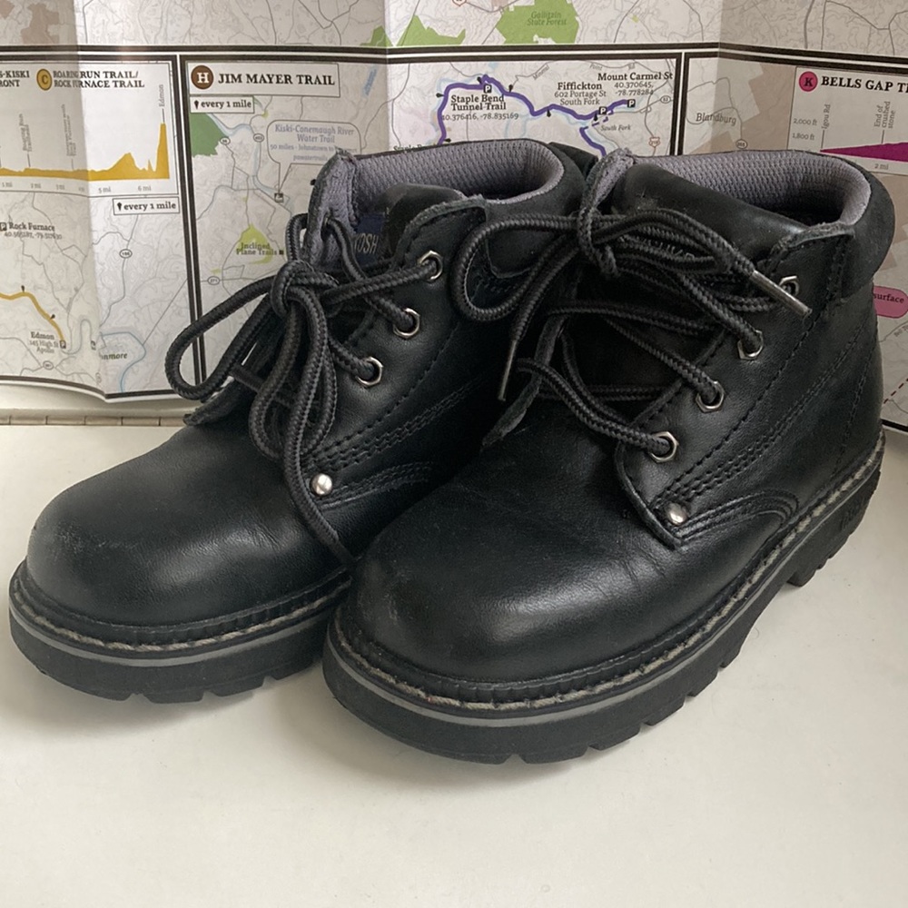 Genuine leather Oshkosh Boys boots, size 9T